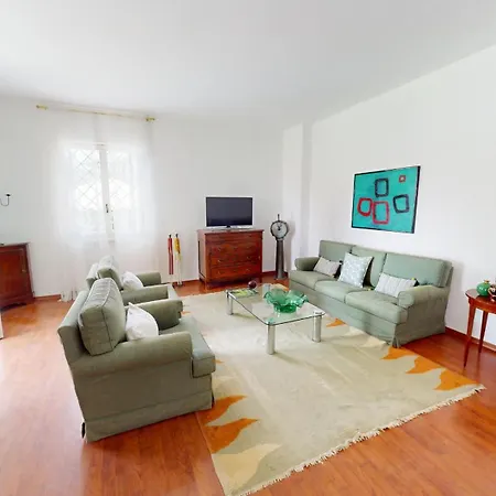 Oleandri-bgl Villa *